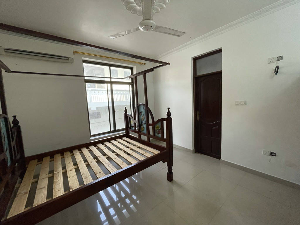 Комерційна нерухомість, 26910 м², 2 250 000$ — FAKTOR