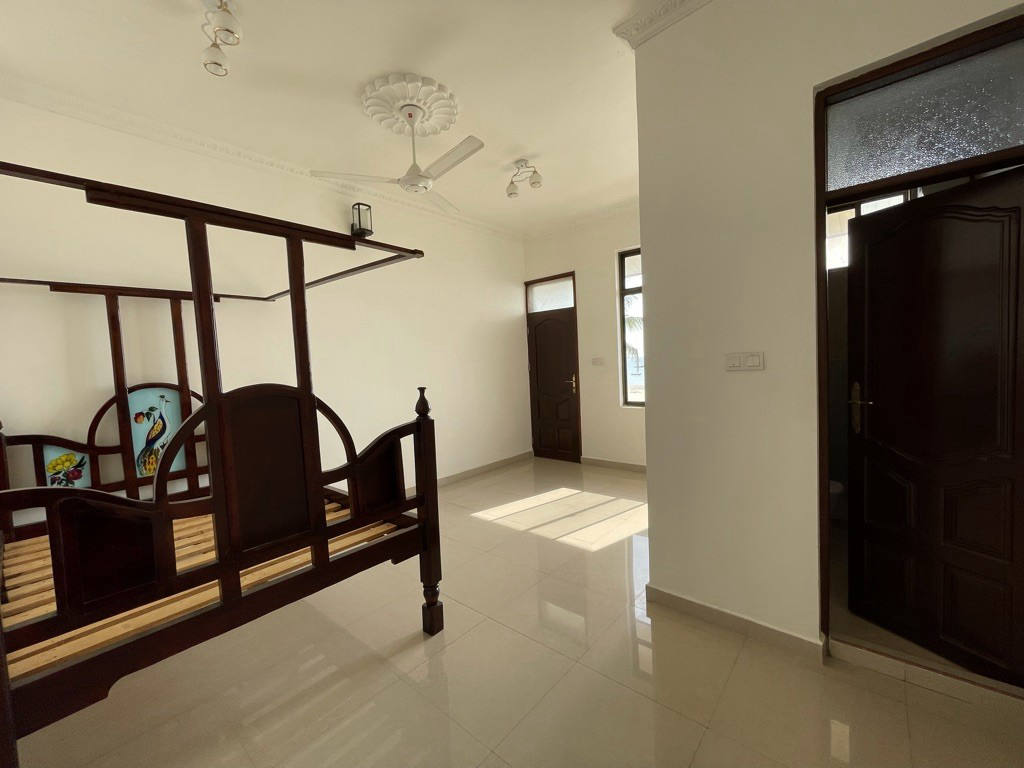 Комерційна нерухомість, 26910 м², 2 250 000$ — FAKTOR