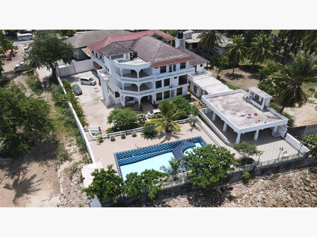 Комерційна нерухомість, 26910 м², 2 250 000$ — FAKTOR
