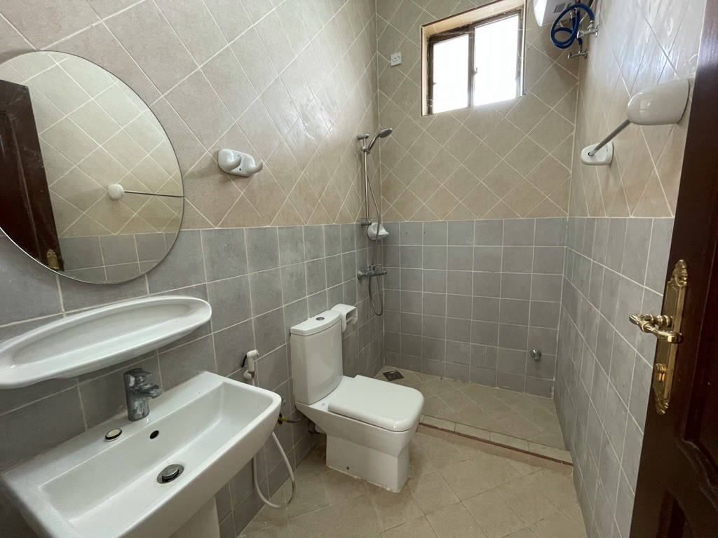 Комерційна нерухомість, 26910 м², 2 250 000$ — FAKTOR