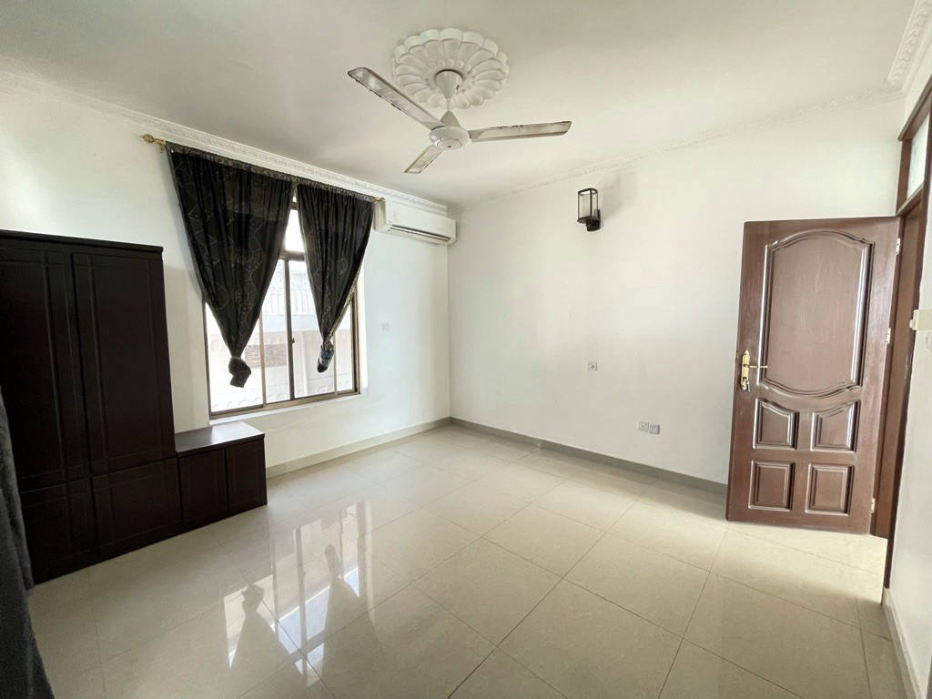Комерційна нерухомість, 26910 м², 2 250 000$ — FAKTOR