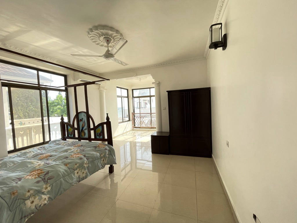 Комерційна нерухомість, 26910 м², 2 250 000$ — FAKTOR