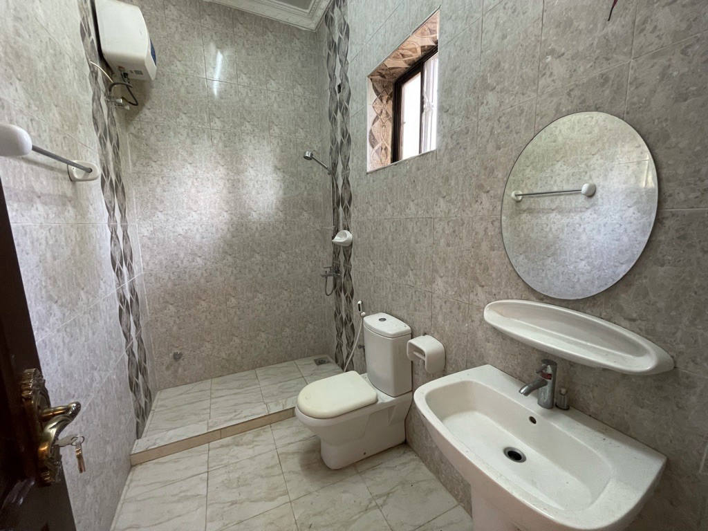 Комерційна нерухомість, 26910 м², 2 250 000$ — FAKTOR