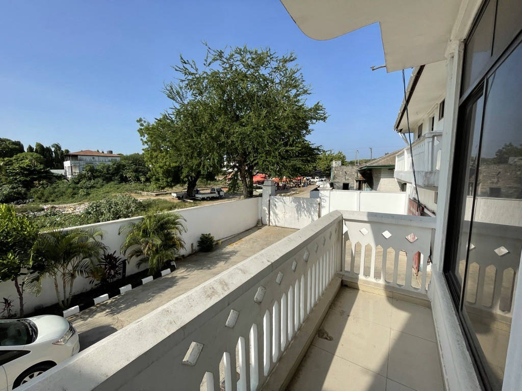 Комерційна нерухомість, 26910 м², 2 250 000$ — FAKTOR