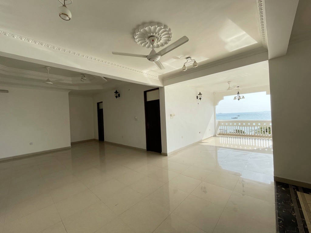 Комерційна нерухомість, 26910 м², 2 250 000$ — FAKTOR