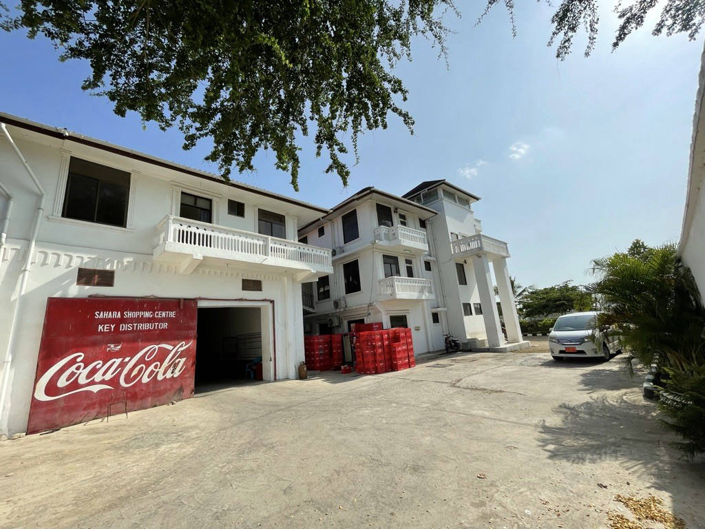 Комерційна нерухомість, 26910 м², 2 250 000$ — FAKTOR