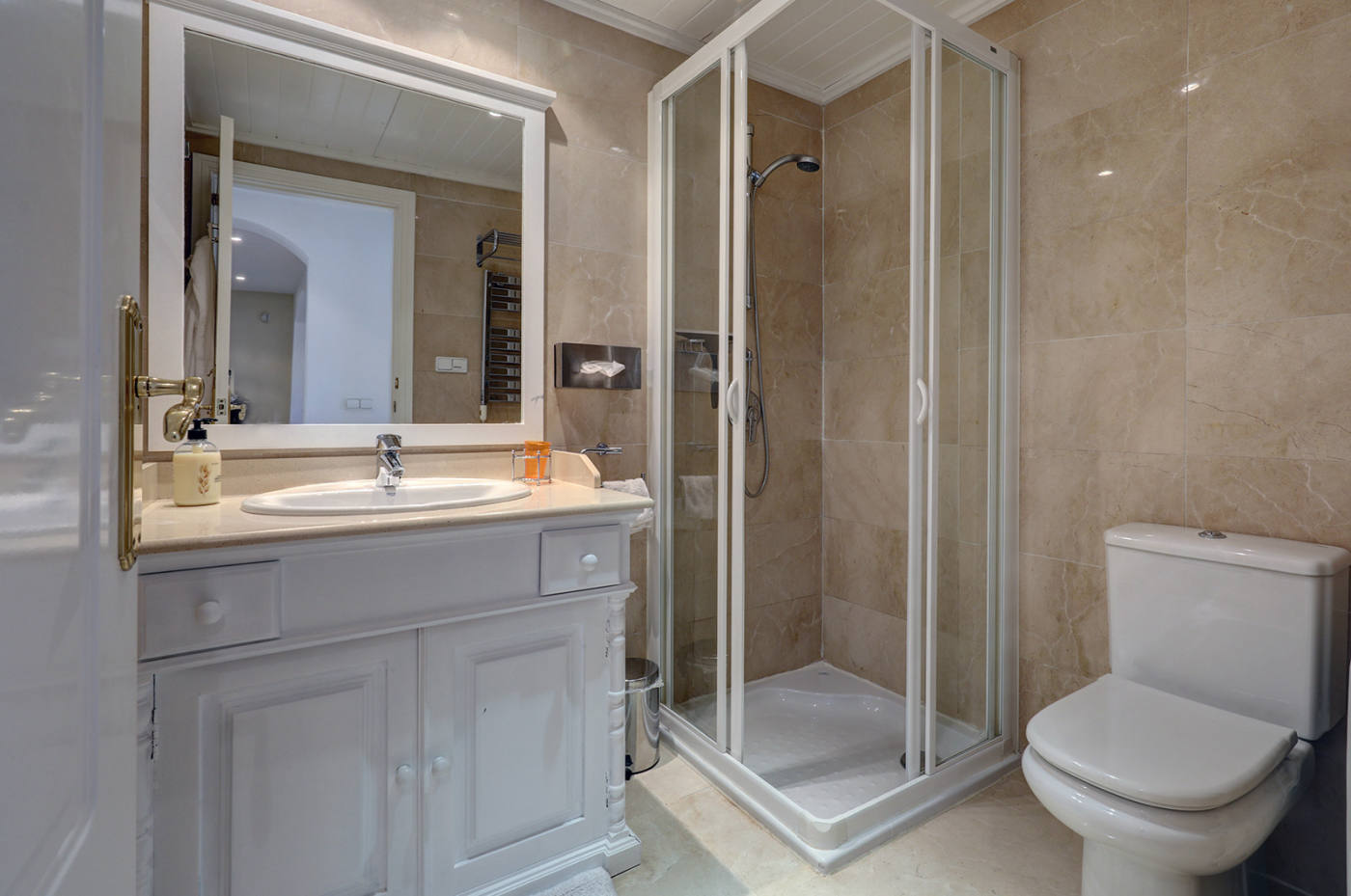 Квартира, 1130 м², 422 924$ — FAKTOR