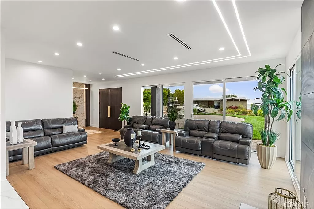 Дом, 3251 м², 6 499 000$ — FAKTOR