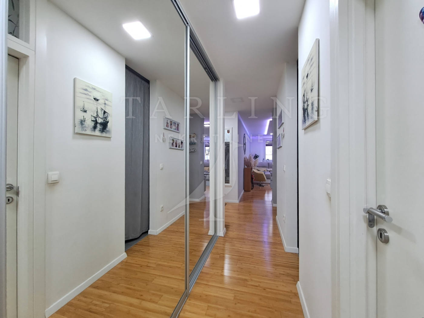 Квартира, 1077 м², 307 832$ — FAKTOR