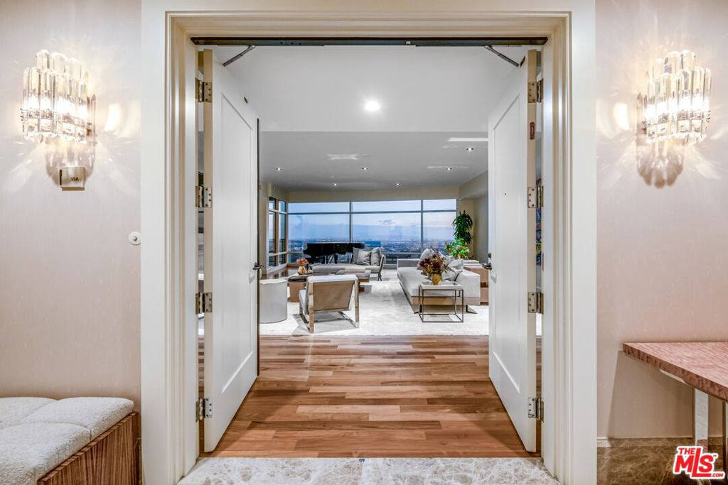 Квартира, 4450 м², 13 995 000$ — FAKTOR