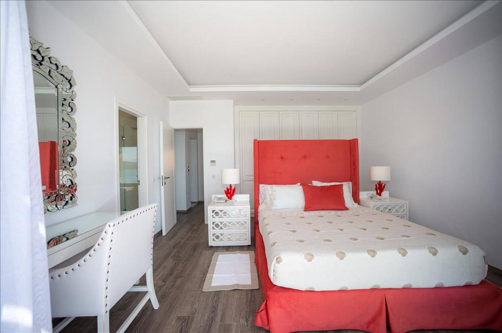 Дом, 4520 м², 5 654 000$ — FAKTOR