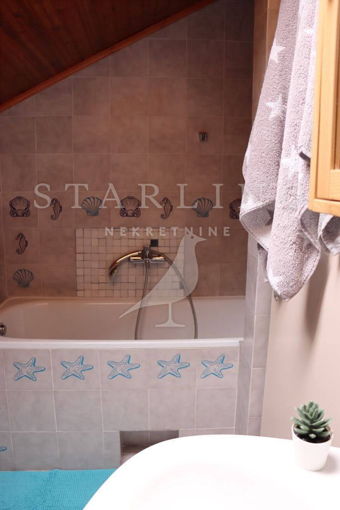 Квартира, 1023 м², 160 440$ — FAKTOR