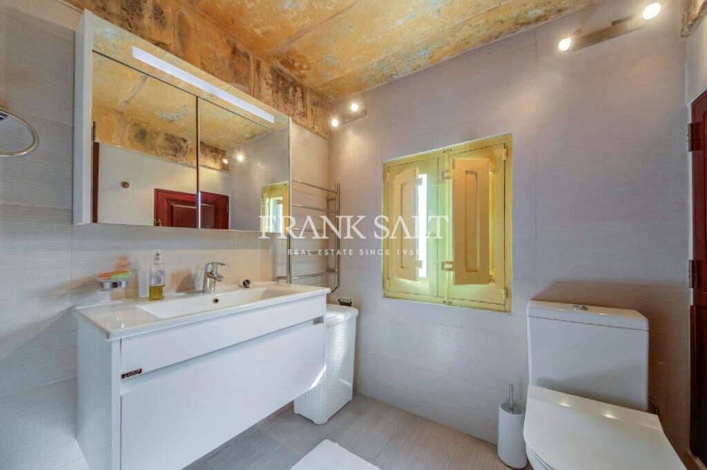 Дом, 10764 м², 1 800 000$ — FAKTOR