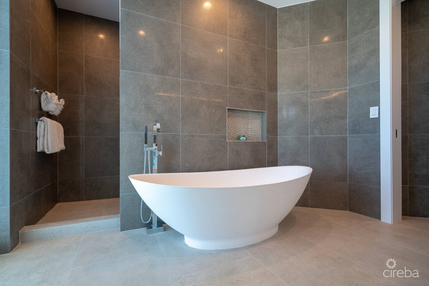 Квартира, 2316 м², 3 100 000$ — FAKTOR
