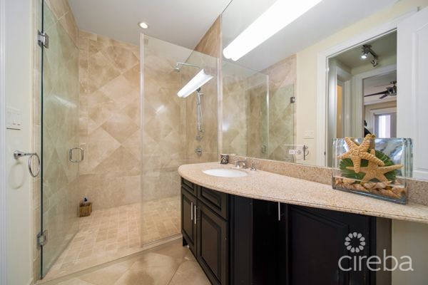 Квартира, 3293 м², 5 850 000$ — FAKTOR