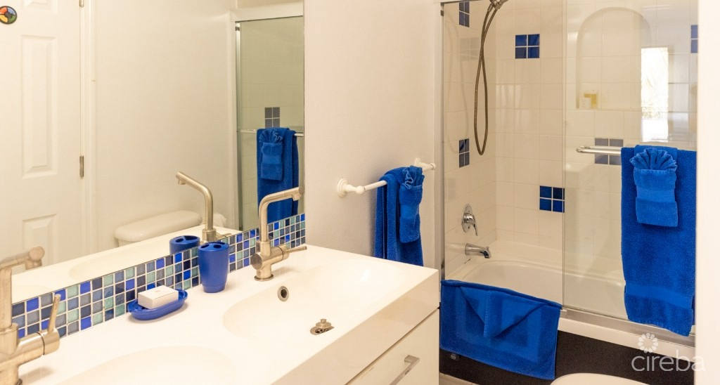 Комерційна нерухомість, 7500 м², 4 817 073$ — FAKTOR