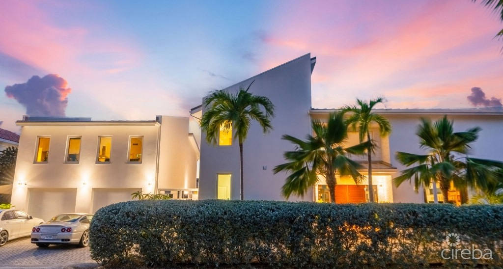 House, 6 000 m²