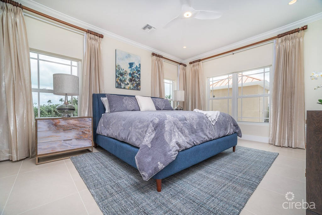 House, 4 000 m²