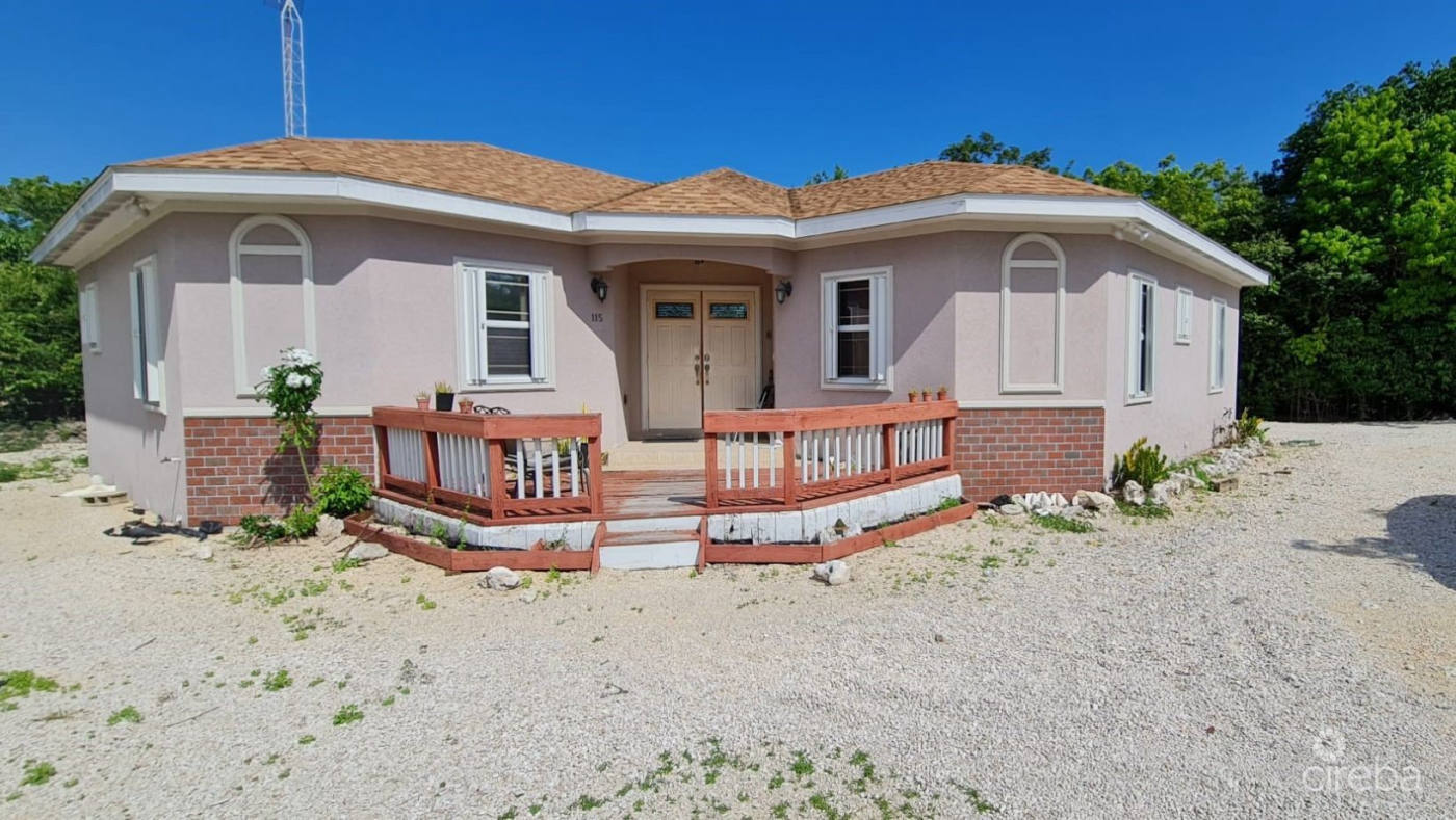 House, 1 800 m²
