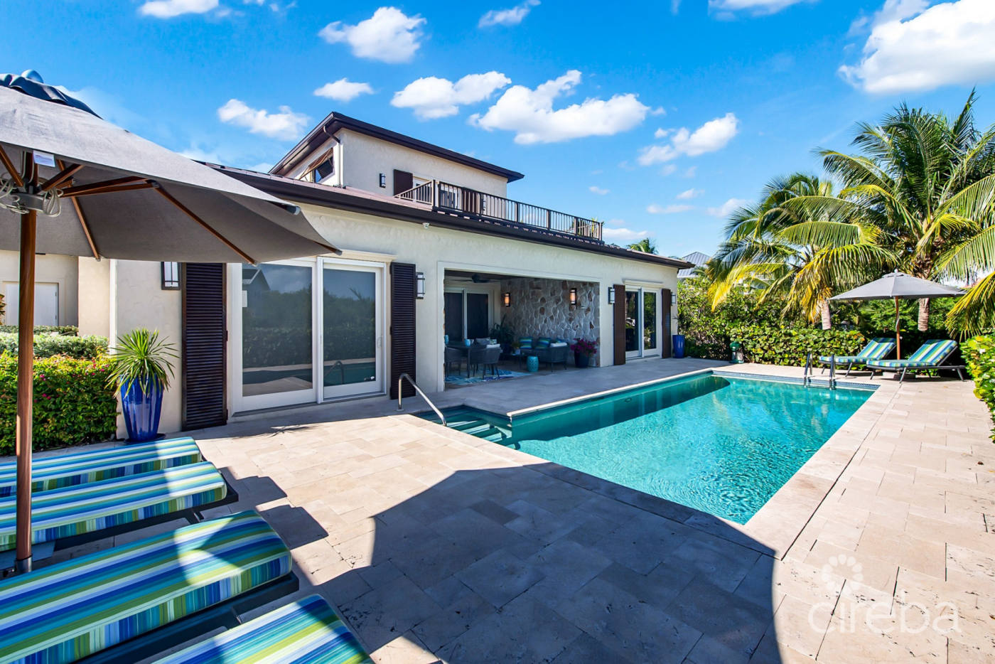 House, 4 375 m²