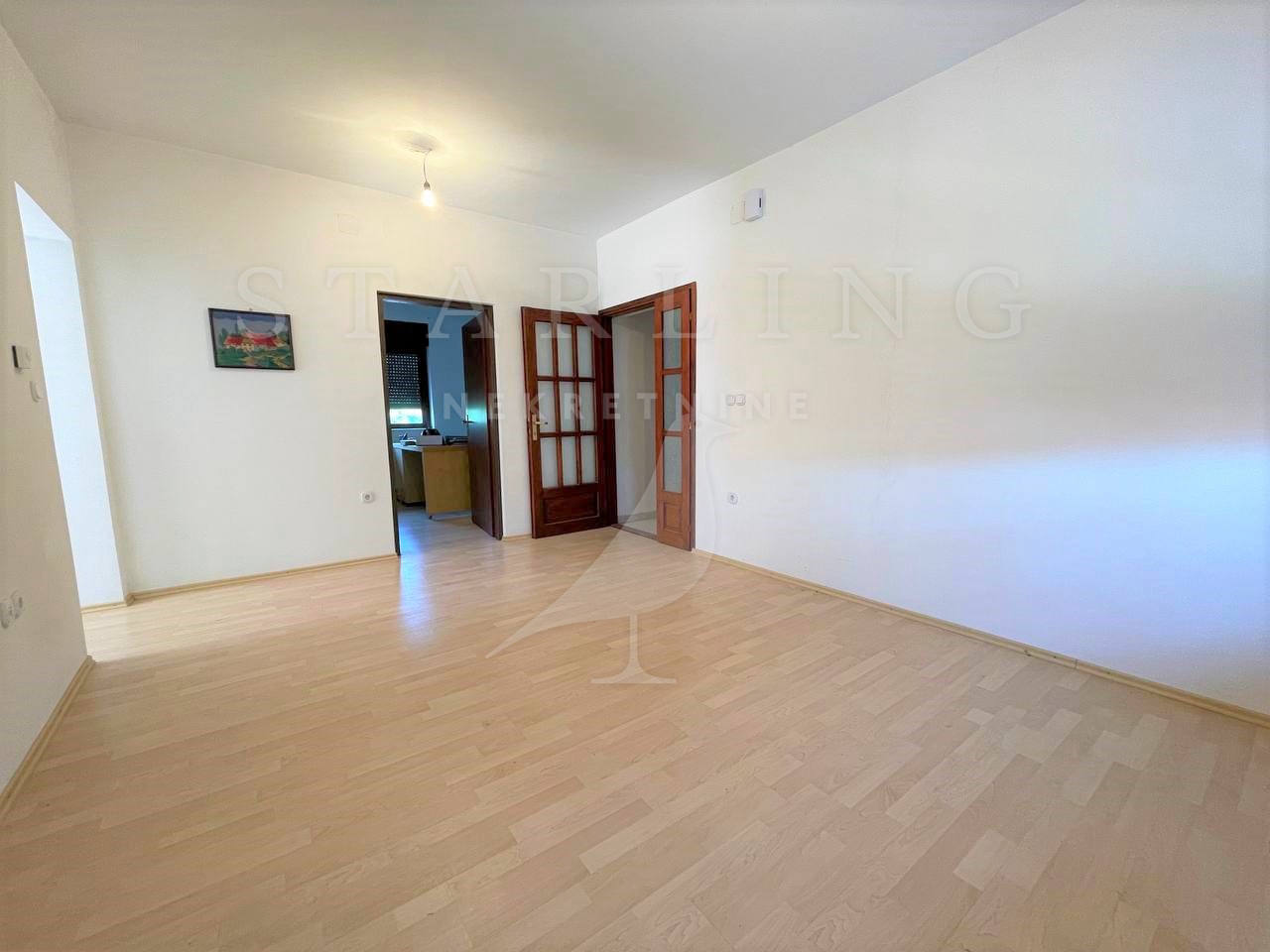 Квартира, 1109 м², 199 346$ — FAKTOR
