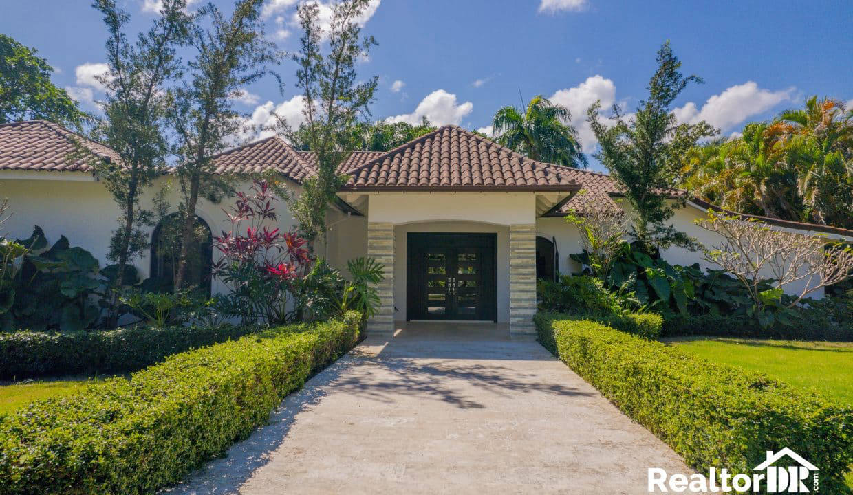 House, 4 919 m²