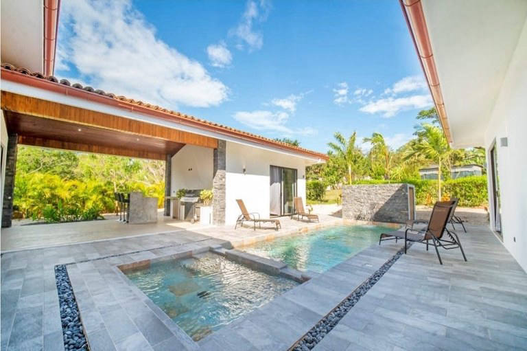 House, 3 122 m²