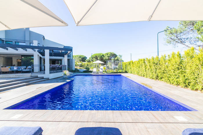 House, 7 061 m²
