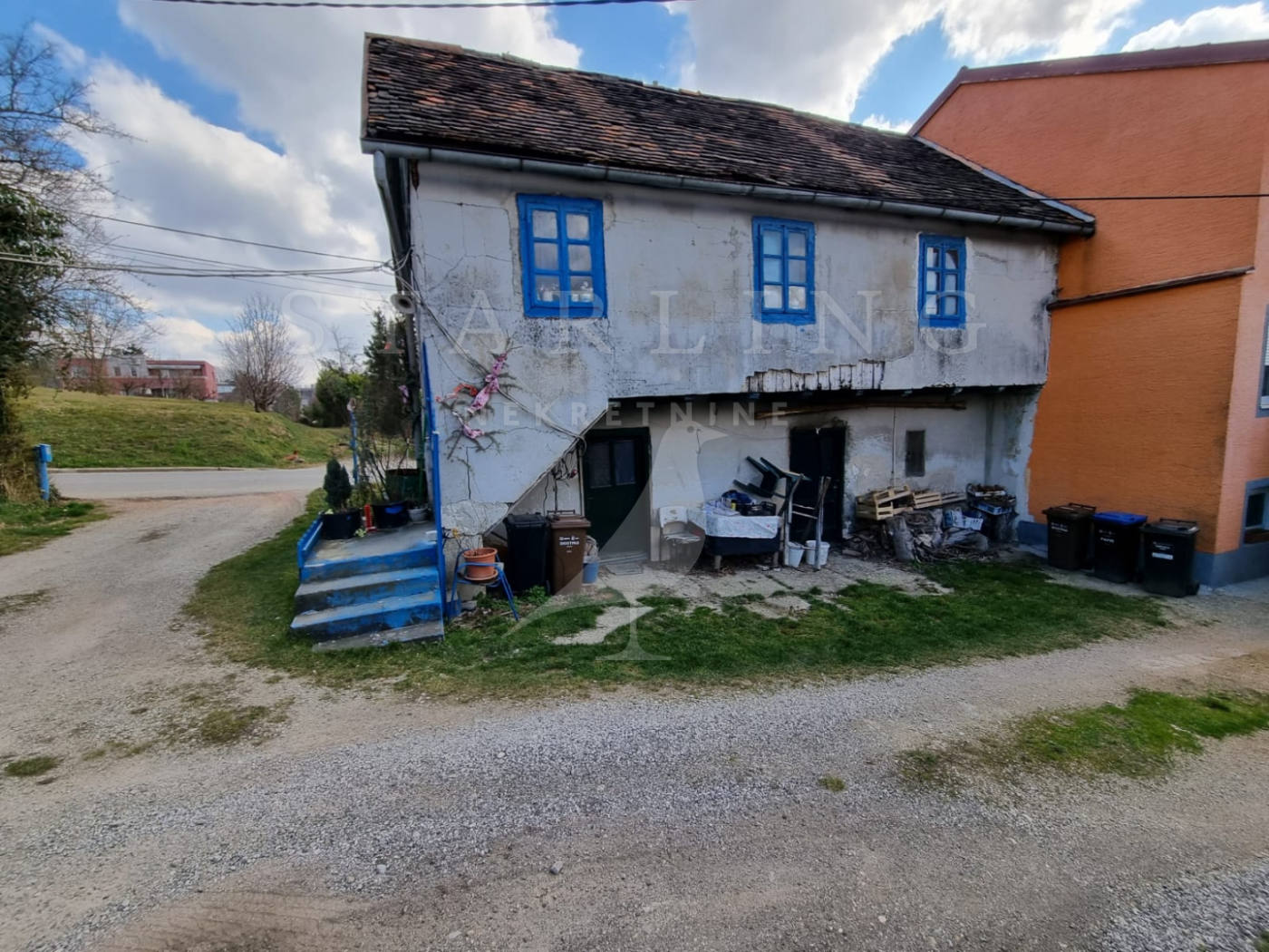 Дом, 1302 м², 105 877$ — FAKTOR
