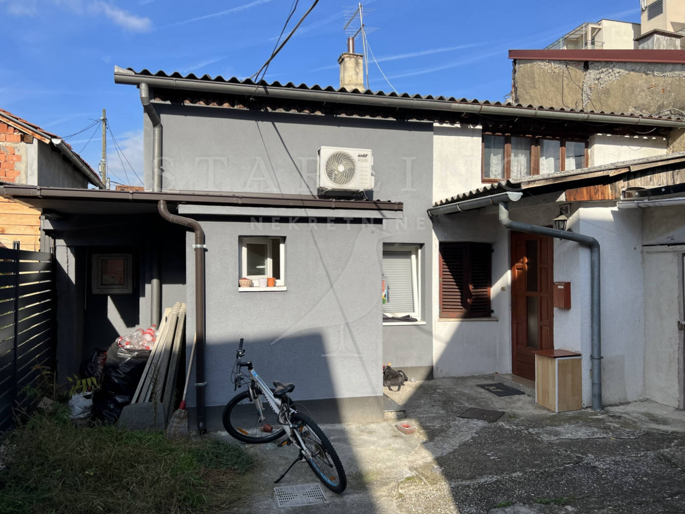 Будинок, 431 м², 72 763$ — FAKTOR