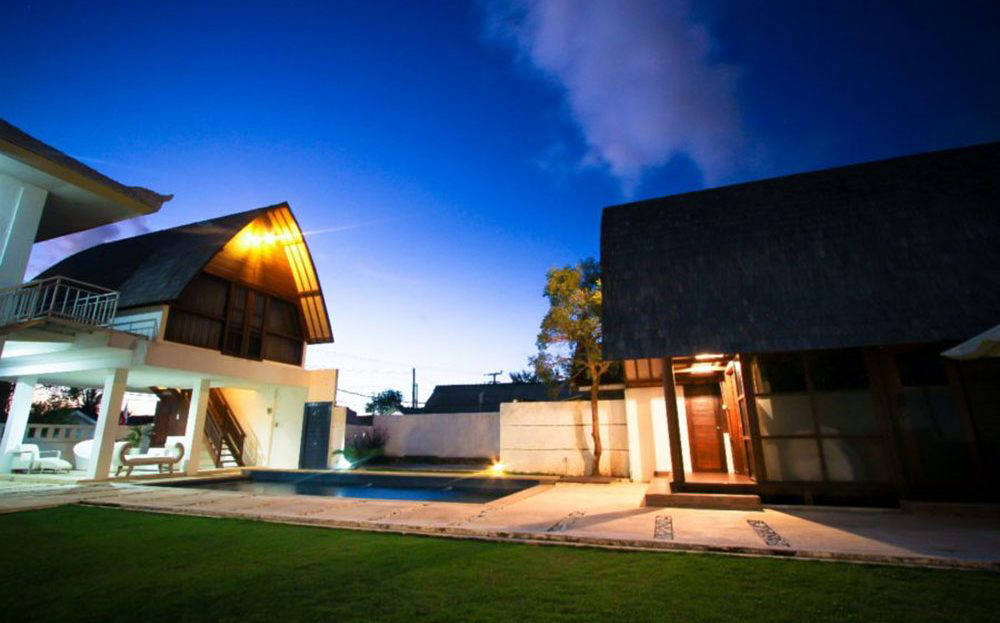 House, 4 951 m²