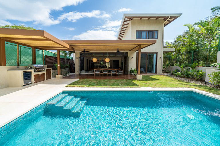 House, 3 305 m²