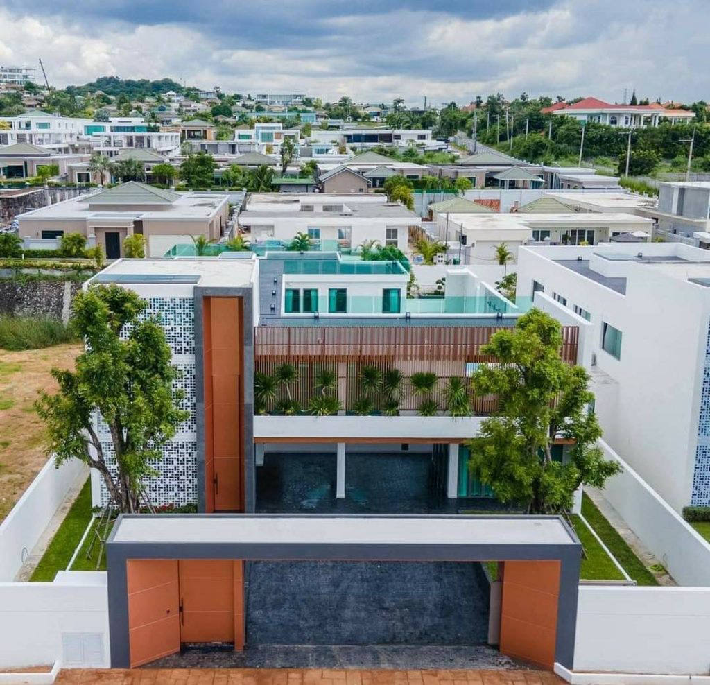House, 10 882 m²