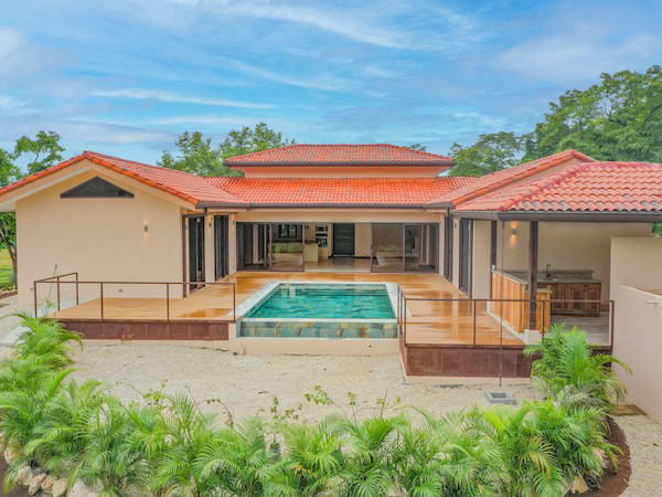 House, 3 714 m²