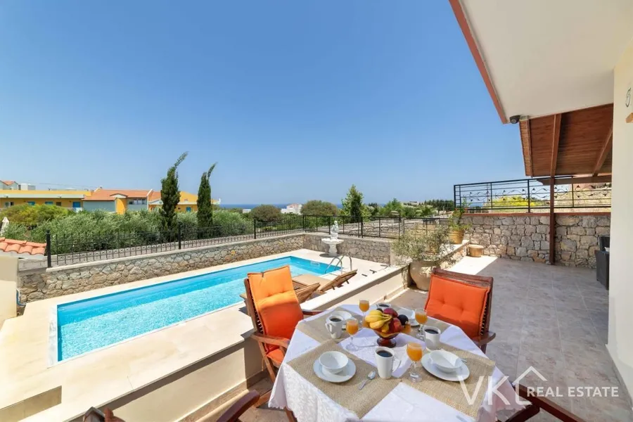 House, 2 153 m²