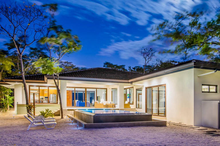 House, 3 391 m²
