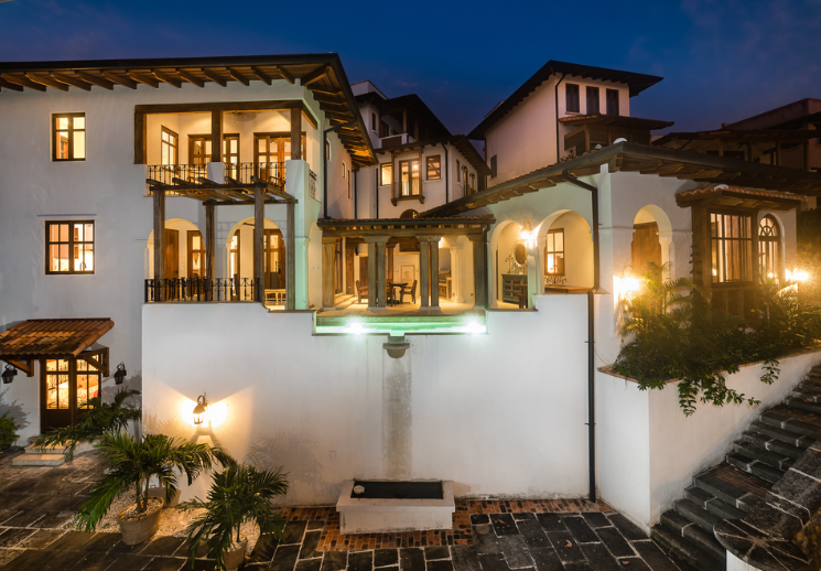 House, 2 971 m²