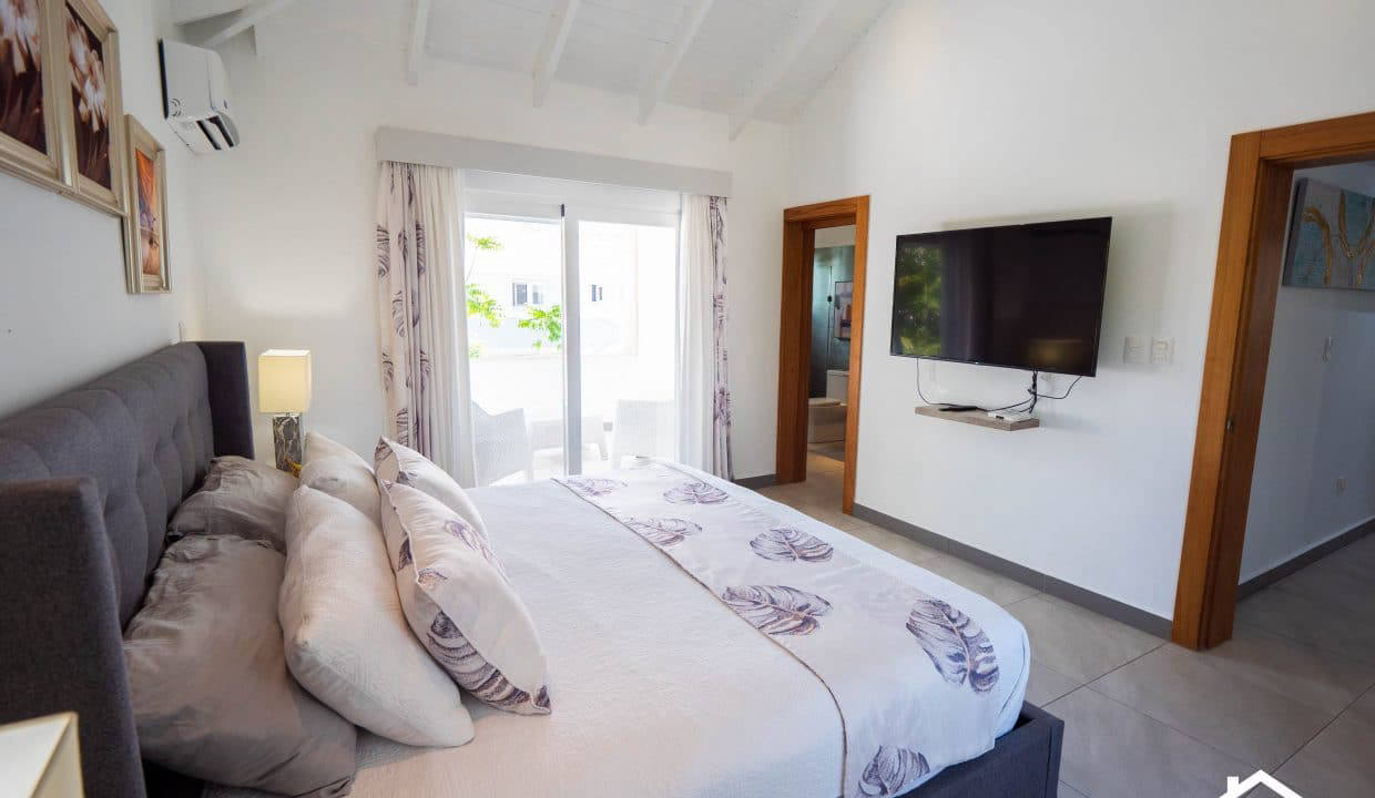 House, 3 928 m²