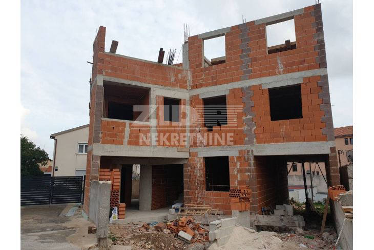 Квартира, 915 м², 275 000$ — FAKTOR