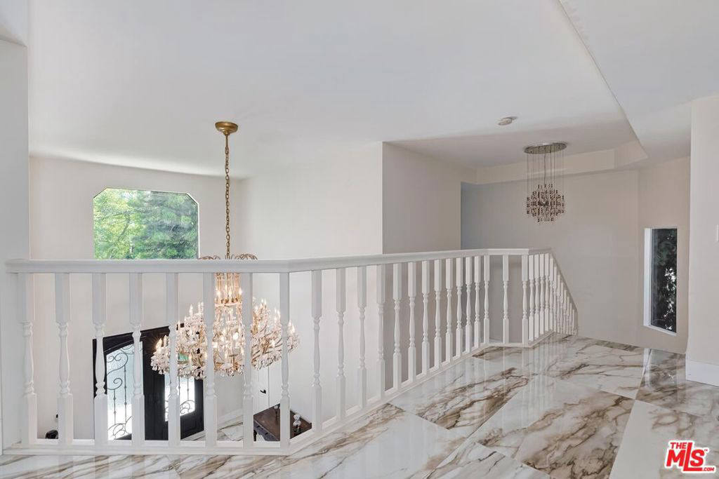 Дом, 5167 м², 7 500 000$ — FAKTOR