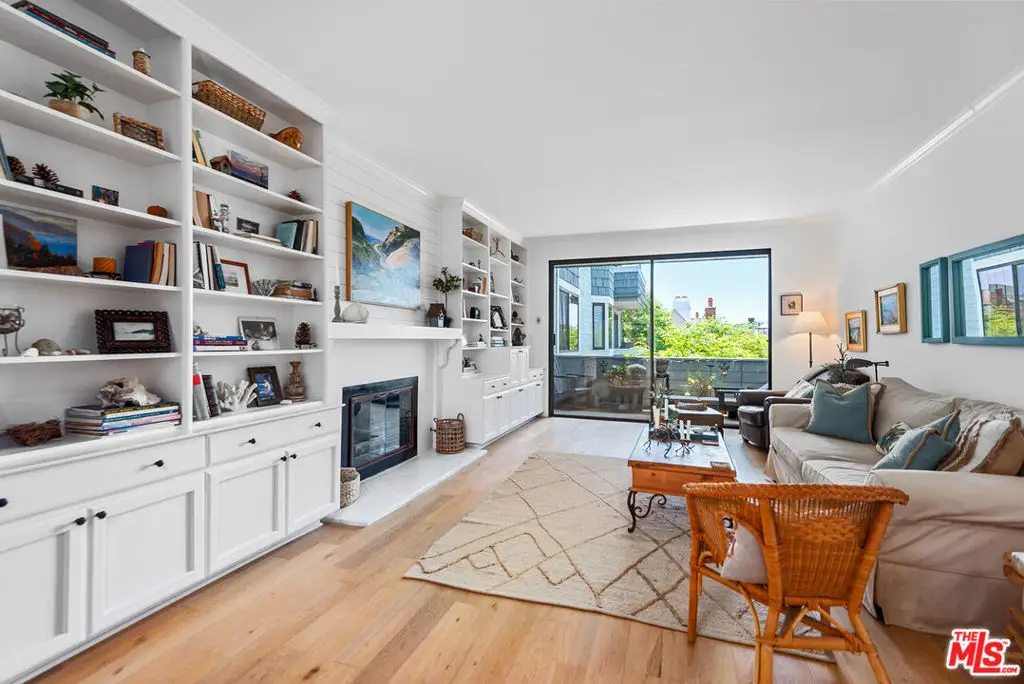 Квартира, 15371 м², 1 099 000$ — FAKTOR