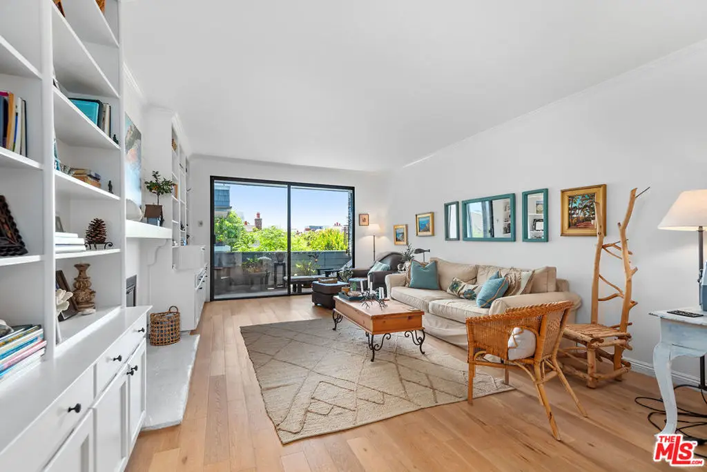 Квартира, 15371 м², 1 099 000$ — FAKTOR