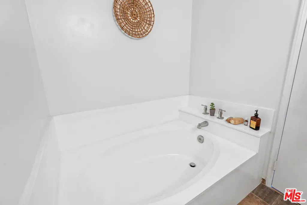 Квартира, 15371 м², 1 099 000$ — FAKTOR