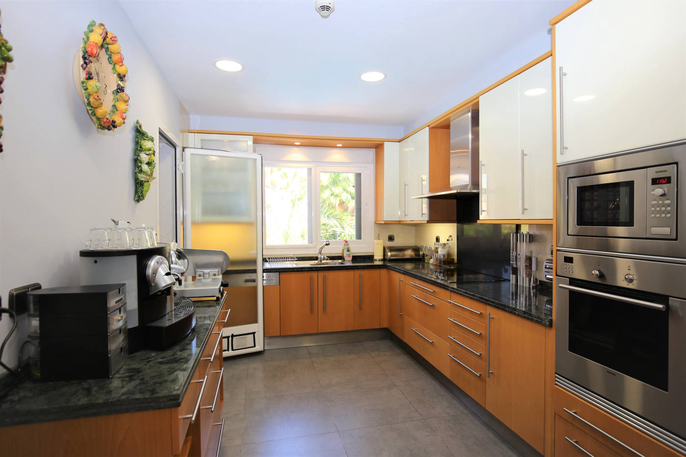 Квартира, 2508 м², 1 623 957$ — FAKTOR
