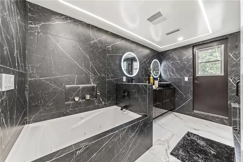 Дом, 3251 м², 6 499 000$ — FAKTOR