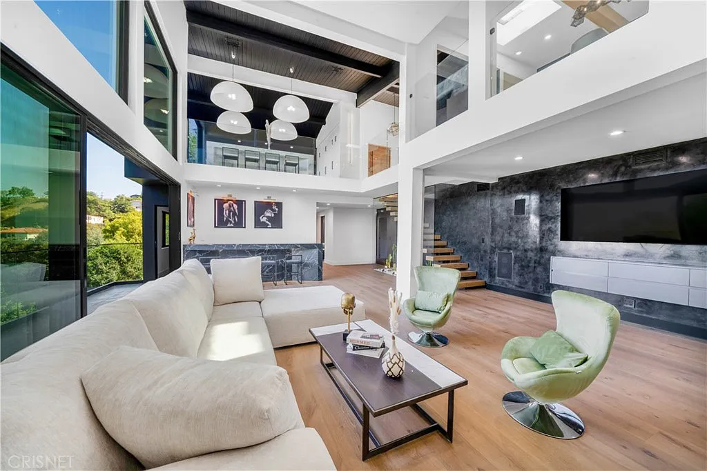 House, 3 617 m²