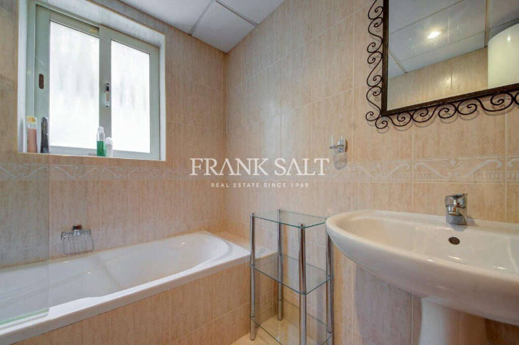 Квартира, 1711 м², 570 000$ — FAKTOR