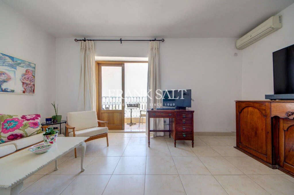 Квартира, 1938 м², 750 000$ — FAKTOR