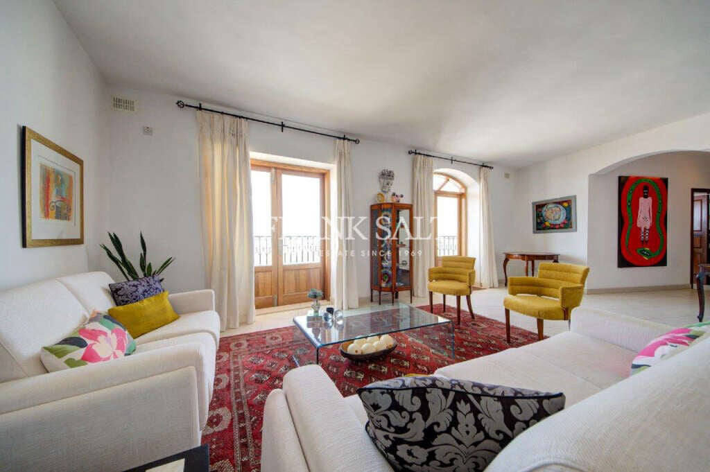Квартира, 1938 м², 750 000$ — FAKTOR