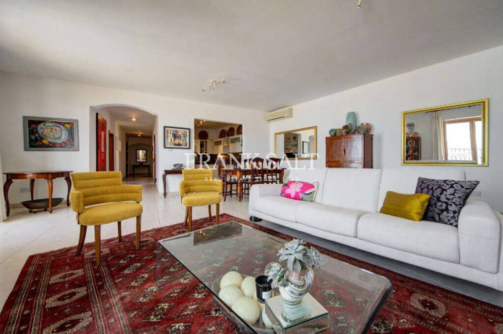 Квартира, 1938 м², 750 000$ — FAKTOR